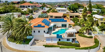 5-bedroom house in Jan Thiel